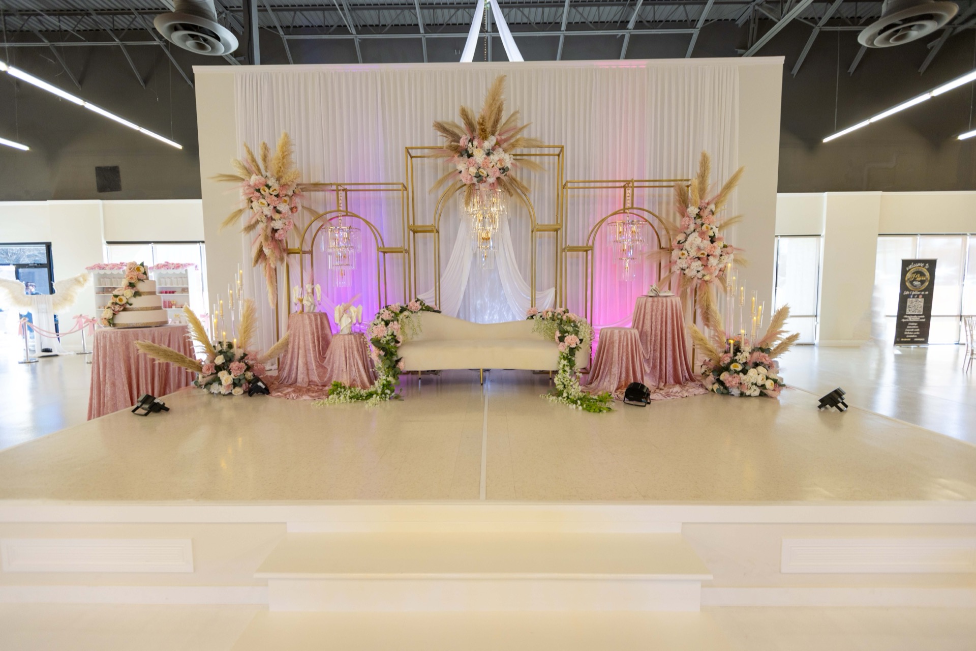 Main Table & Stage